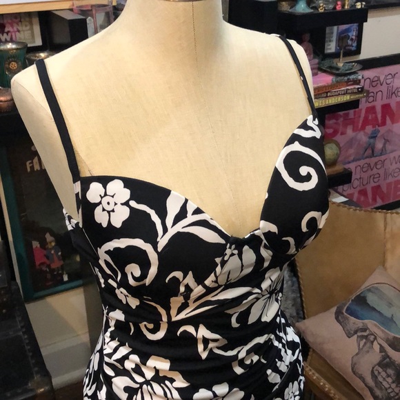 Floral 2 piece swimsuit - Picture 2 of 4